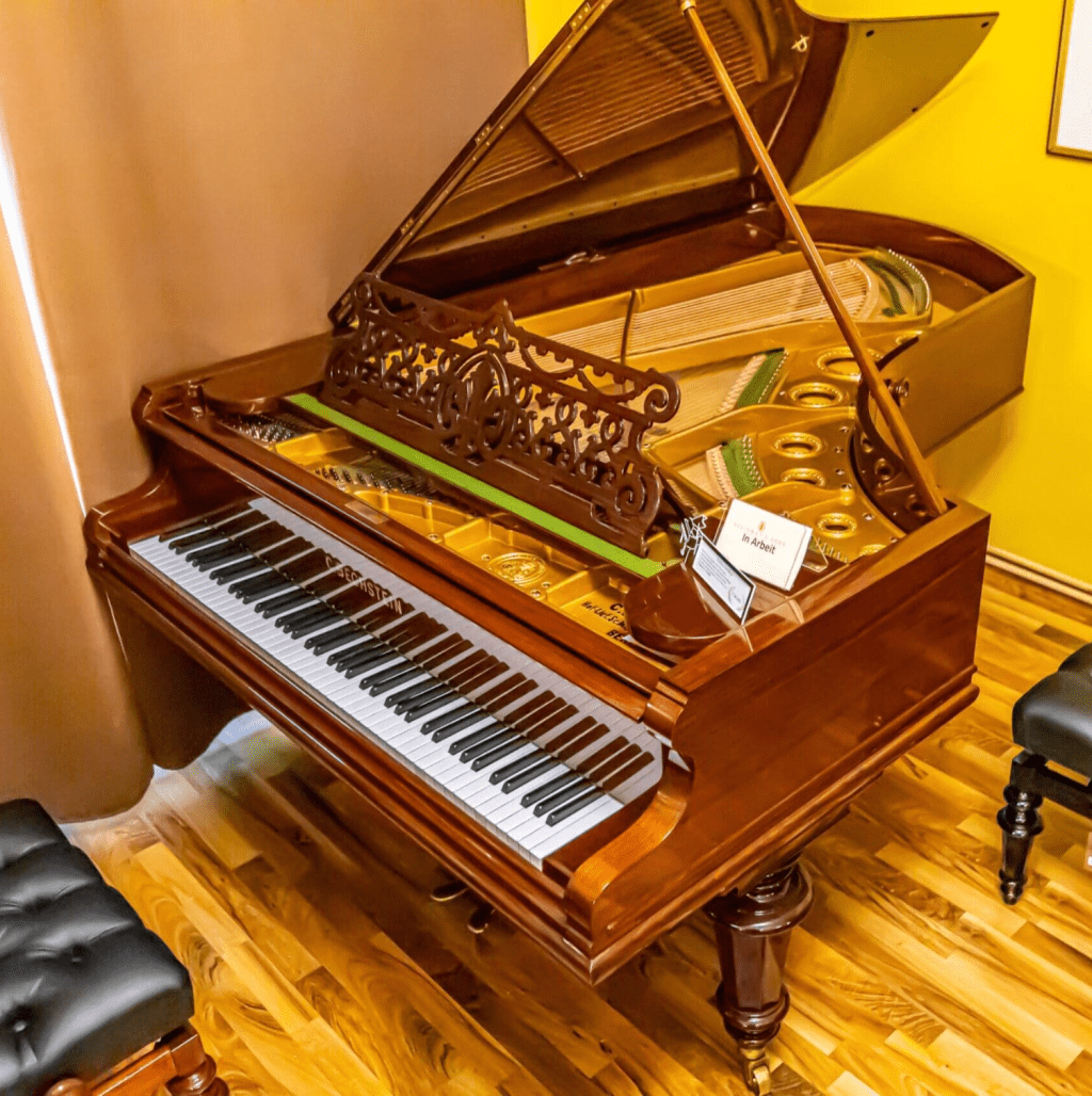 C. Bechstein IV 220 公分 三角鋼琴 （約 1900 年｜胡桃木手工拋光｜近乎全新＆珍稀原始款）NT$2,628,000